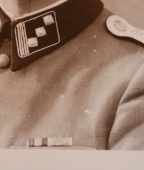 Preview: Portrait eines SS-Hauptsturmführers  mit EK II Band und Bandspange - Repro